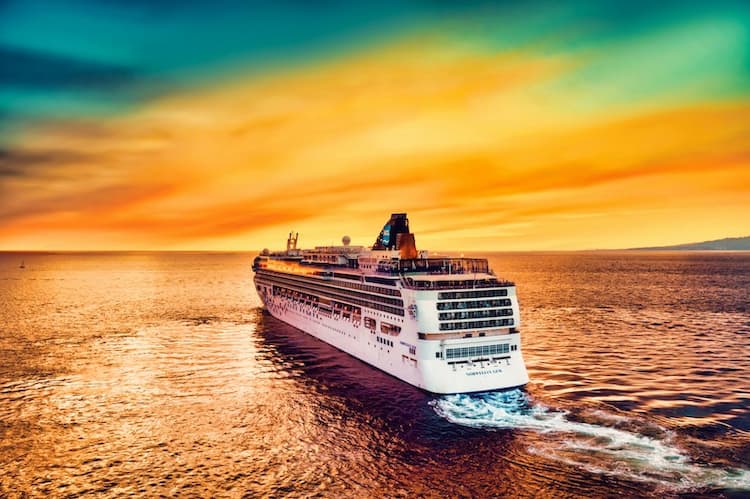 Bon Voyage Beyond the Basics: Essential Cruise Tips for a Smooth Sailing
